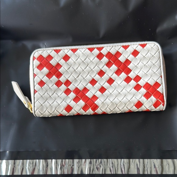 Bottega Veneta Handbags - Bottegga Wallet 3/4 zip